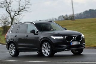 Ojeté Volvo XC90 je oblíbená alternativa k německým SUV. S dieselem ale buďte opatrní - Garáž.cz