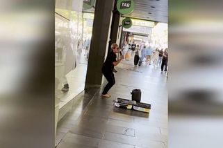Nejhorší zpěvák na světě týral lidi na ulici v Austrálii - Novinky