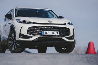 MG znovu výrazně zlevňuje! Atraktivní SUV HS teď koupíte za skvělou cenu. Na výbavě ani záruce nešetří - Garáž.cz