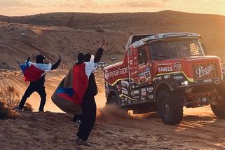 Umíral mi před očima. Proklatá fotka! popisuje svědek skon fanouška po střetu s Lopraisem - Sport.cz