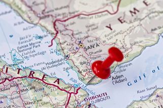 Pokud dojde k americké invazi, Írán se zaměří na klíčový průliv v Rudém moři. Naopak Trump hrozí „peklem“ - Echo24.cz