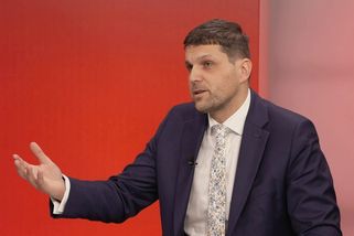 Pomalá Sněmovna: Poslanci ANO nechtějí dělat, jinde by už měli padáka, zuří Hladík