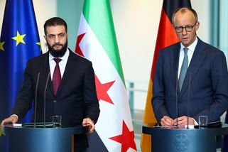 Z Německa by se do vlasti mělo vrátit 80 procent Syřanů, řekl Merz po jednání se Šarou