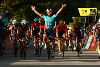 Cavendish se rozloučil s kariérou vítězstvím v kritériu v Singapuru - Sport.cz