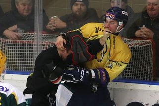 Divočina v derby, sudí zakázali podání rukou. Zlínský trenér zuřil - Sport.cz