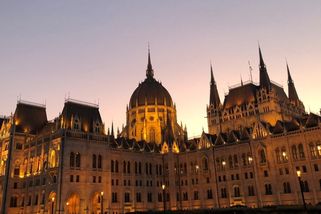 Macinka, Le Penová, Salvini nebo Wilders. Patrioti pro Evropu přijeli podpořit Orbána ve volbách