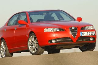 Tato auta byla počátkem miléna na vrcholu a definovala úspěch. Dnes už nekoupíte ani jedno z nich - Garáž.cz