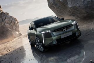 Automobilka DS představuje novou generaci bestselleru, SUV N°7