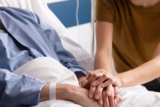 „Neříkejme tomu eutanazie.“ Terminální léčbu pacientovi nařídí speciální komise