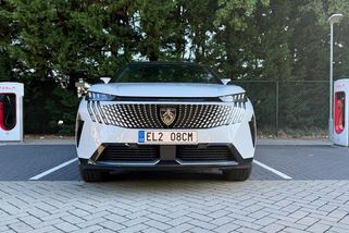 Dovolená s rodinným elektromobilem za náklady dieselu? Už to jde! Ale s kompromisy počítejte - Garáž.cz