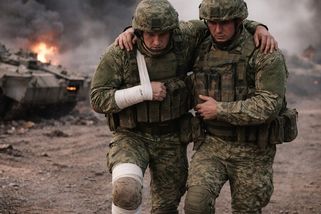 Otřesné zacházení v ruské armádě: „Vlastní velitelé mě svázali a bili jako psa. Nedali mi najíst a pít jsem musel moč,“ naříká ruský zajatec