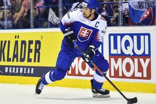 Slovenský hokejový medailista z MS běsní: Američani dělají to samé, co Rusové, taky by neměli nikde hrát - Sport.cz