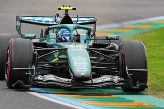 Do Velké ceny Austrálie vyjedou oba vozy Aston Martin. Je v nich značný potenciál, soudí Alonso - Sport.cz