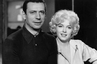 Yves Montand: Zářil v Pošetilosti mocných, miloval komunisty i Marilyn Monroe, vykopali jej z hrobu - Médium.cz