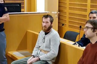 Koupil si marihuanu a zašel si na striptýz. Nebezpečný vrah kvůli útěkům z Bohnic stanul před soudem - Novinky