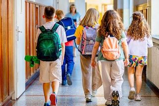 Ve škole zameškal od září 419 hodin. Rodičům z Krumlovska hrozí pět let vězení