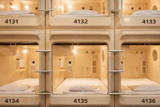 Život v plastové kapsli, byty o velikosti skříně a rozdávání domů zdarma. Bydlení v Japonsku je plné extrémů