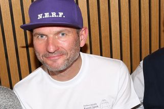 Dalibor Gondík nesolí, nesladí, jí jen syrovou stravu a denně běhá 15 kilometrů. I kvůli chronickému onemocnění - Jimeto.cz