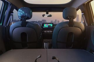 Renault Twingo se vrací! Poprvé ukazuje interiér, inspirace kultovním předchůdcem se nezapře - Garáž.cz