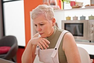 Helena (58): Vychovala jsem nesamostatného muže. Teď se bojím, že s námi zůstane navždy