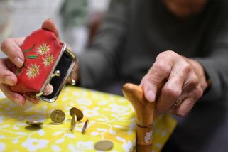 Poplatky za spoření na penzi spolknou až polovinu výnosů - Novinky
