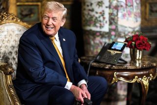 Dostali jsme od Íránu dárek obří hodnoty, prohlásil tajemně Trump - Novinky