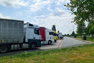 Řidiči kamionů jezdí bez pauzy. Kontrola odhalila stovky přestupků - Novinky