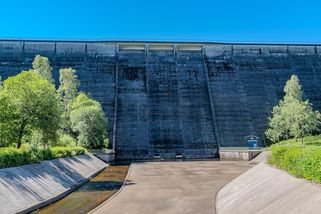 Unikátní pilířová přehrada Fláje. Výborný tip na výlet na prázdniny - Médium.cz