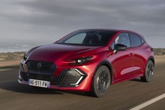 Spotřeba 3,9 litru a kufr větší než Fabia. Nový Renault Clio dospěl a umí toho ještě mnohem víc - Garáž.cz