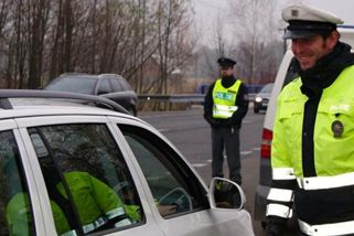 Troubili na protijedoucí auta, dostali pokutu 44 000 Kč: Neznalost zákona neomlouvá nikoho