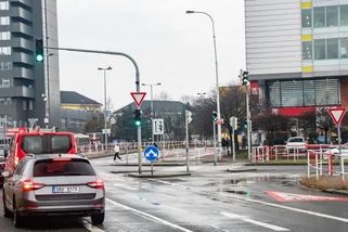 Většina řidičů netuší, jak přesně funguje tato pražská křižovatka. Řízená světly je jen částečně