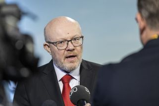 TOP 09 a její ministři: arogantní Válek a neschopná Langšádlová - Médium.cz