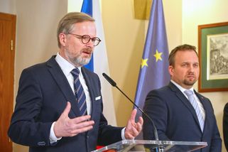 Zvýšení platů politiků je špatně, narostly totiž p...