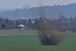 Sovětská puma nalezená v centru Brna byla odpálena. Policie zveřejnila video | Novinky.cz: Krimi