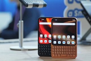 MWC 2026: Reinkarnace BlackBerry se povedla. Tlačítkový mobil dotáhli k dokonalosti