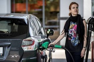 Marže pumpařů? Podle Babiše deset korun, kontrola úředníků to ale vyloučila