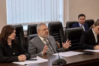 Vyšetřovaný bývalý ministr Haluščenko se v noci pokusil uprchnout z Ukrajiny. Pohraničníci ho zadrželi ve vlaku - Echo24.cz