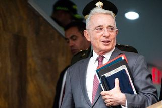 Kolumbie se baví. Prokurátorka u soudu s exprezidentem Uribem omylem přehrála pornografický klip - Novinky