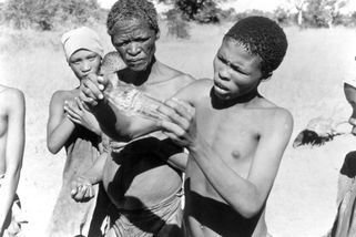 Bohové musí být šílení: Křovák, co neznal hodnotu peněz, rozfoukaný honorář a smrt hlavního hrdiny v poušti