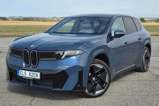 Elektrická revoluce překvapí cenou. BMW iX3 boří představy interiérem i technikou