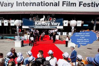 Vtip: Petr Fiala zavítal na KVIFF - Médium.cz