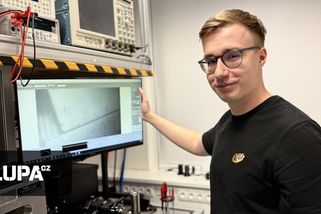 Čeští vědci přišli na revoluční způsob, který umožní vyrábět menší a efektivnější čipy do mobilů či počítačů - Lupa.cz