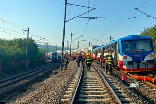 Jeden strojvůdce před srážkou v Libni projel na „červenou“, druhý nadýchal dvě promile - Echo24.cz