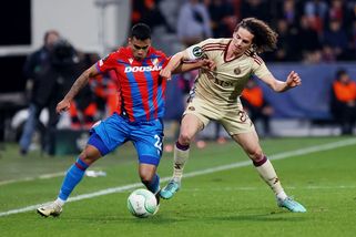 Skotové jsou ze hry, český koeficient dělí od přímé účasti v LM bod. Vše je na Plzni