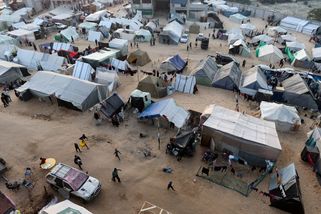 Jíme žrádlo pro zvířata. Humanitární pomoc, to je všechno lež, popisuje uprchlík situaci v Rafahu