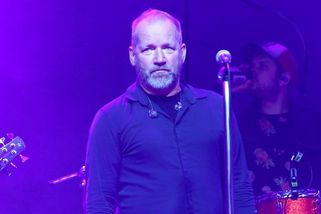 Nemohl se jen tak dívat na Putinovo peklo. David Koller s manželkou vyrazili pomáhat na hranice s Ukrajinou - Super.cz