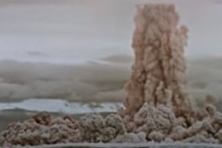 Děsivé záběry největšího jaderného útoku v historii. Na svědomí jej měl Sovětský svaz