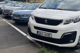 EU schválila novou povinnou výbavu: Vyjde na 35 tisíc Kč a pohlídá každý ujetý kilometr. Pro část řidičů končí volnost