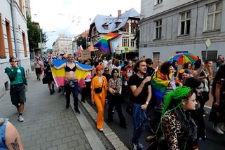 Stejná láska, stejná práva, žádali účastníci ostravského pochodu hrdosti - Novinky