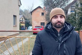 Pět let v autoservisu. Muž na Pardubicku dal auto k opravě a tuningu v roce 2021, stále ho nemá